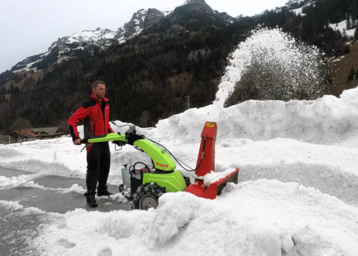 uri schneefräse